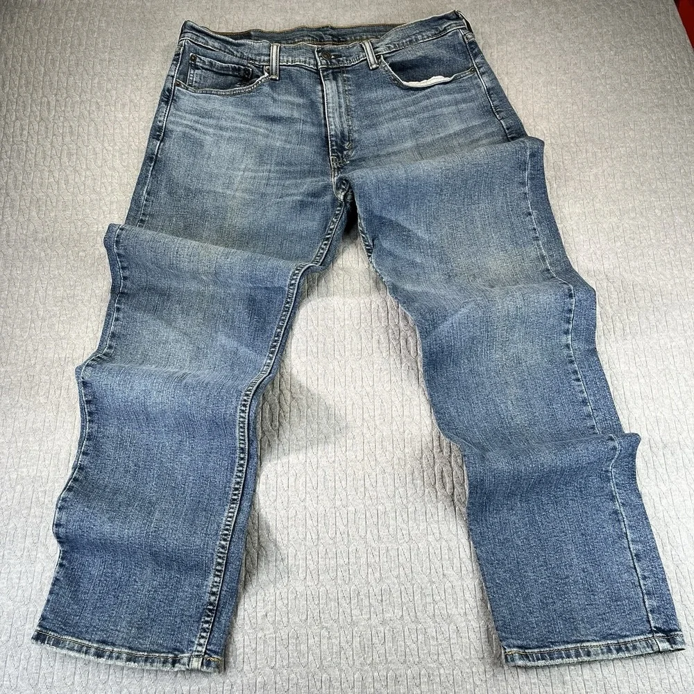 Levi's 505 Men's (34X31) straight leg, relaxed, fit medium wash blue jeans pants