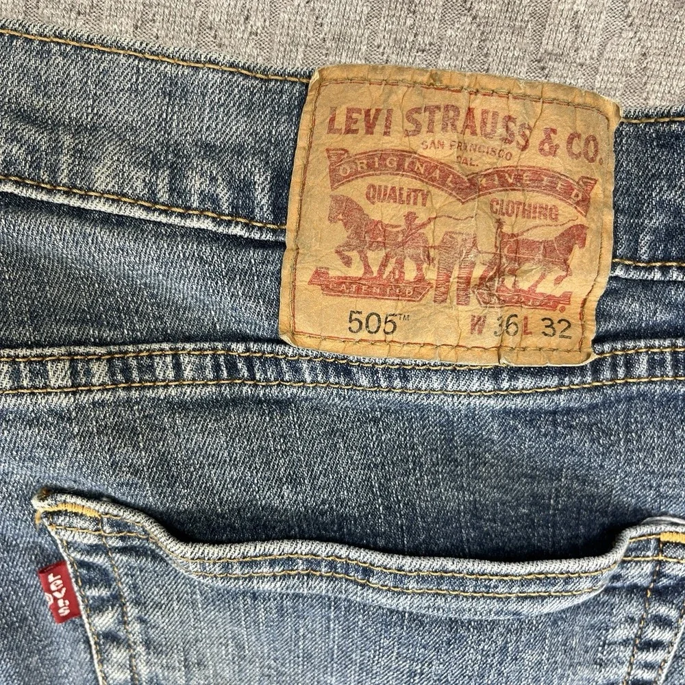 Levis excellent great