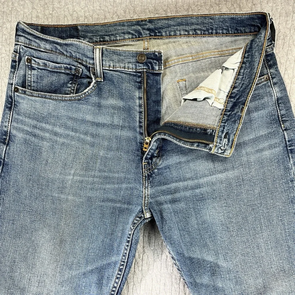 Levis excellent great