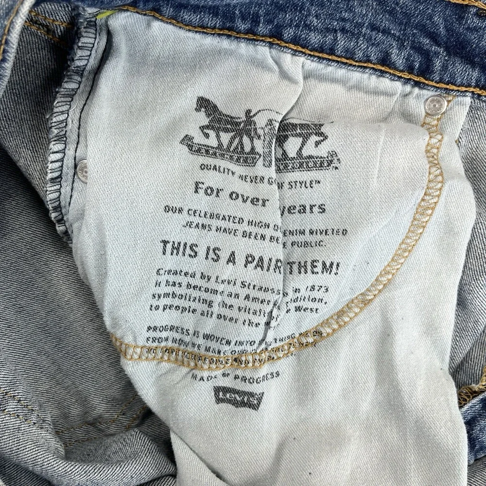 Levis excellent great