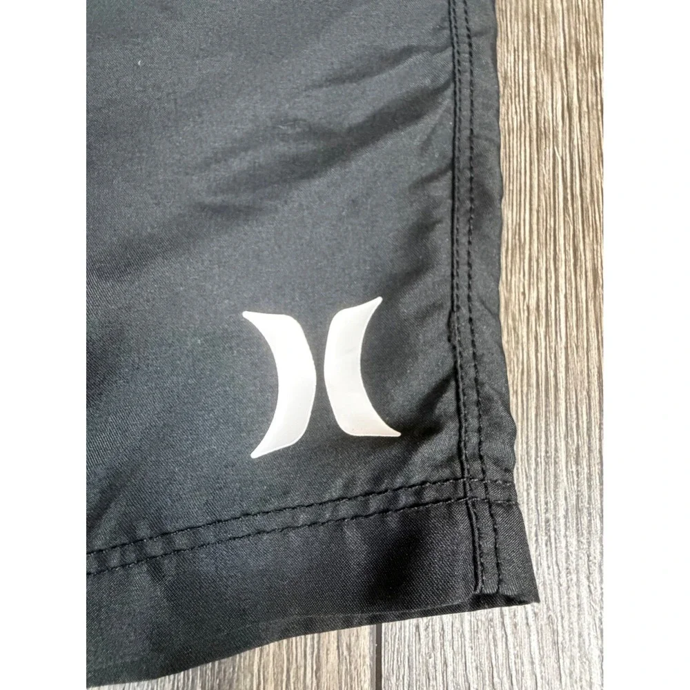 Hurley dive into