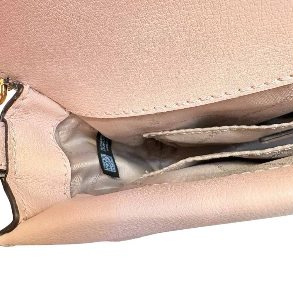 Michael Kors absolutely stunning