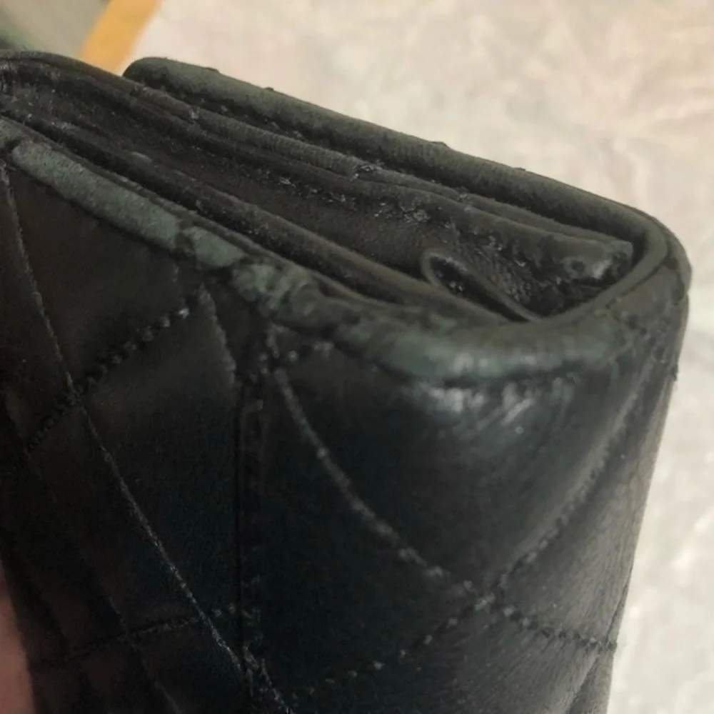 Michael Kors wallet scuffed beautiful
