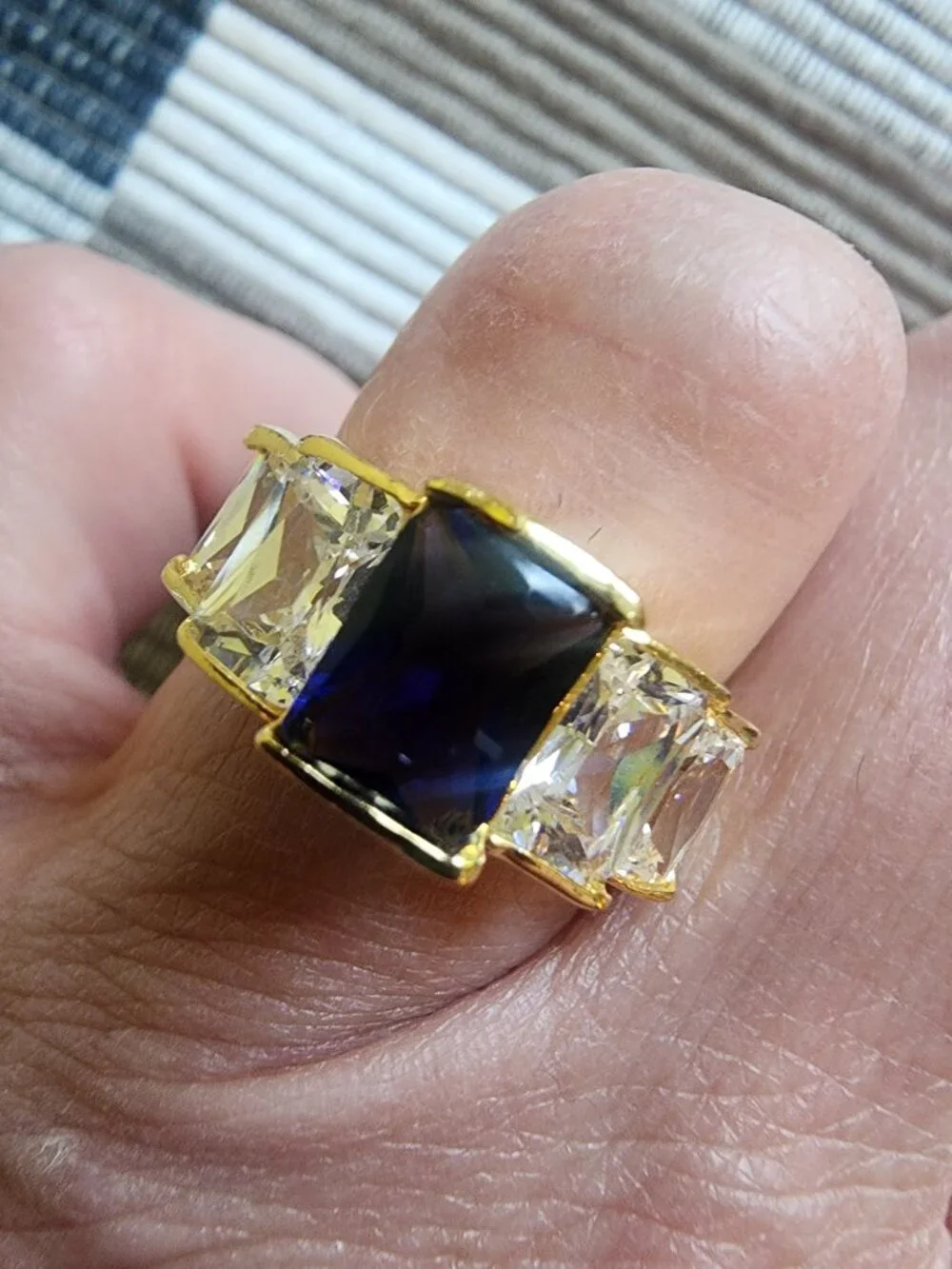 N/A gold colored