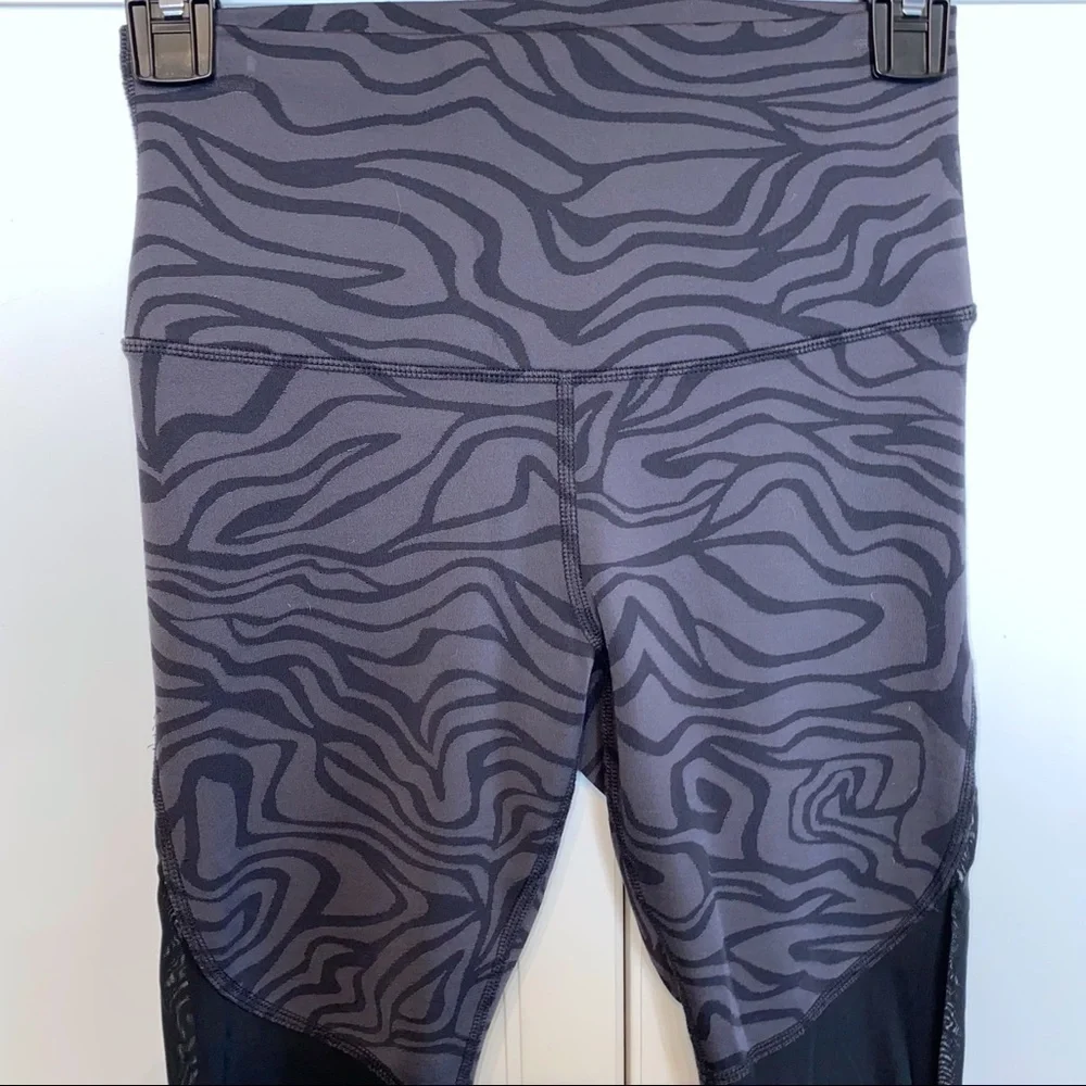 ALO Yoga alo zebra