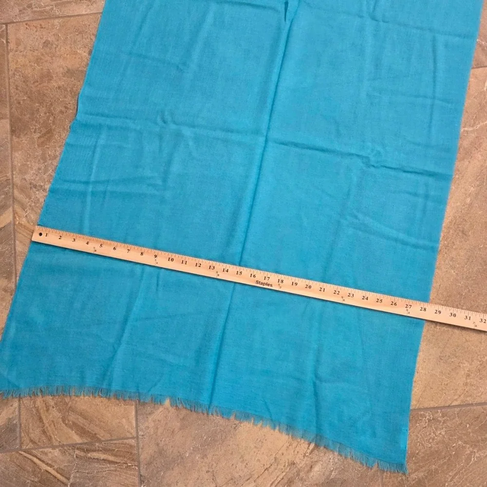 Mai turquoise blue