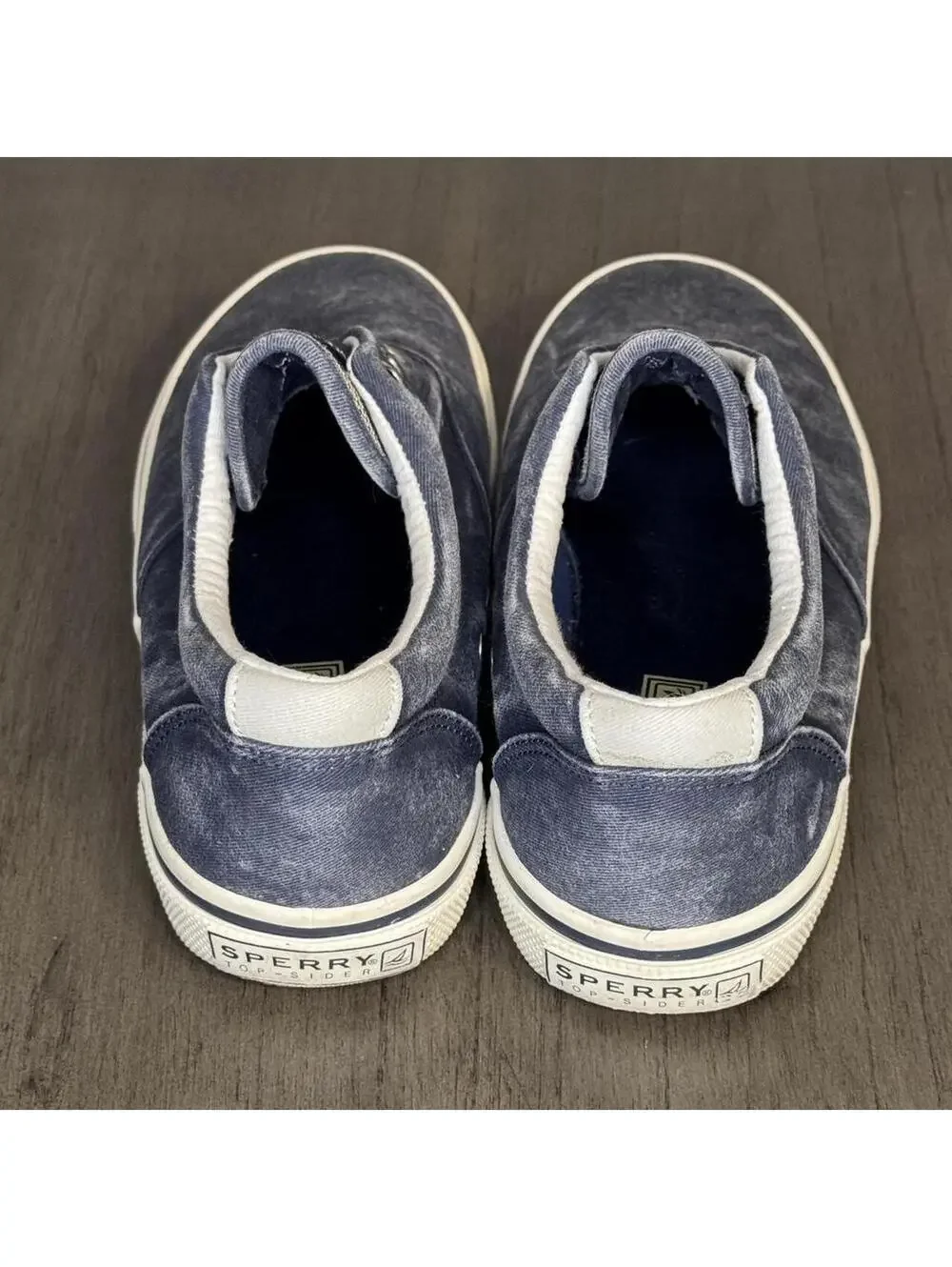 Sperry these top