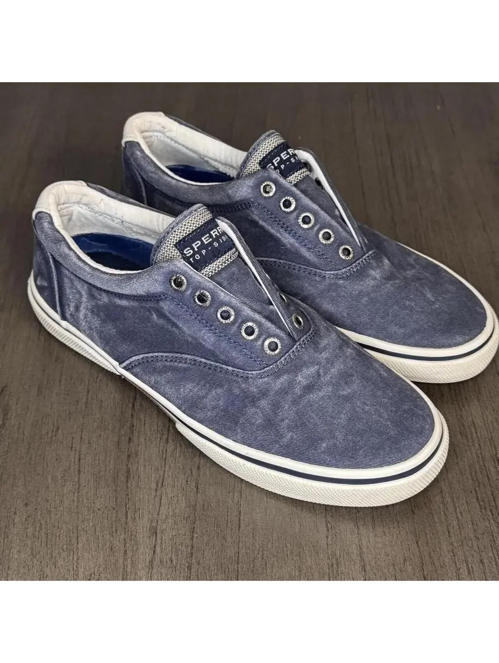 Sperry these top