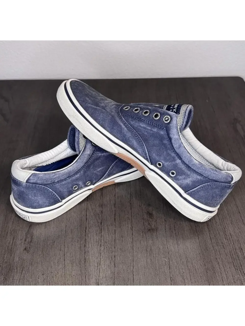 Sperry these top