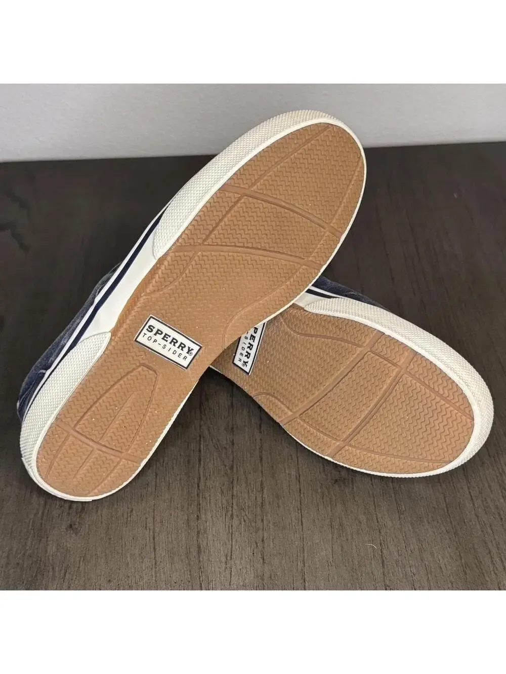 Sperry these top
