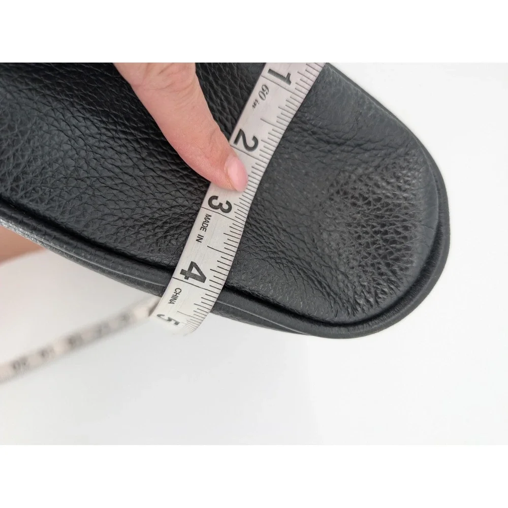Tote Le Monde size small
