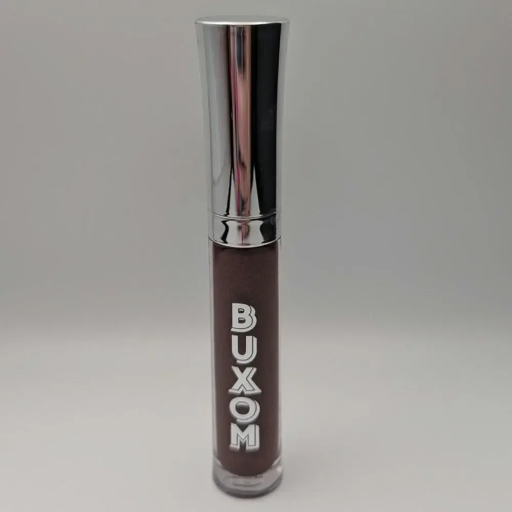 Buxom give lips