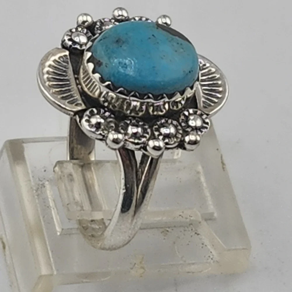 N/A beautiful ring