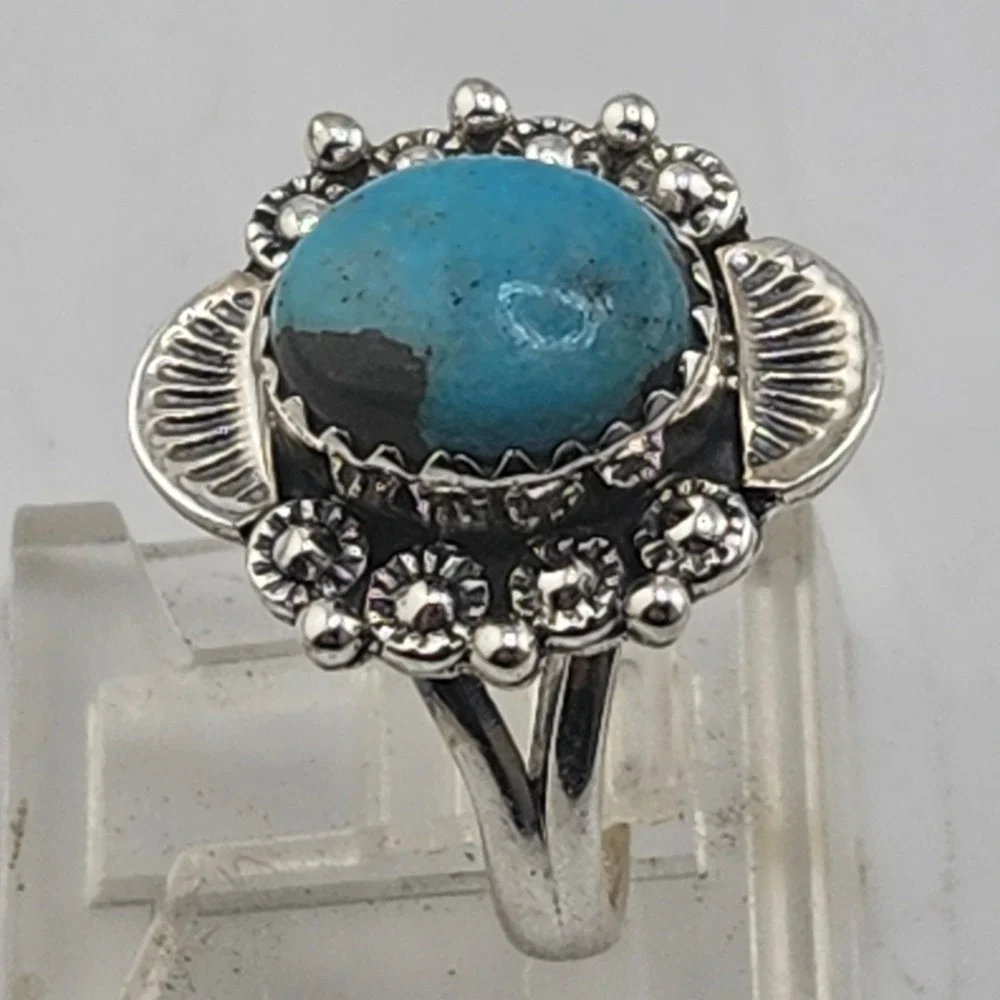 N/A beautiful ring