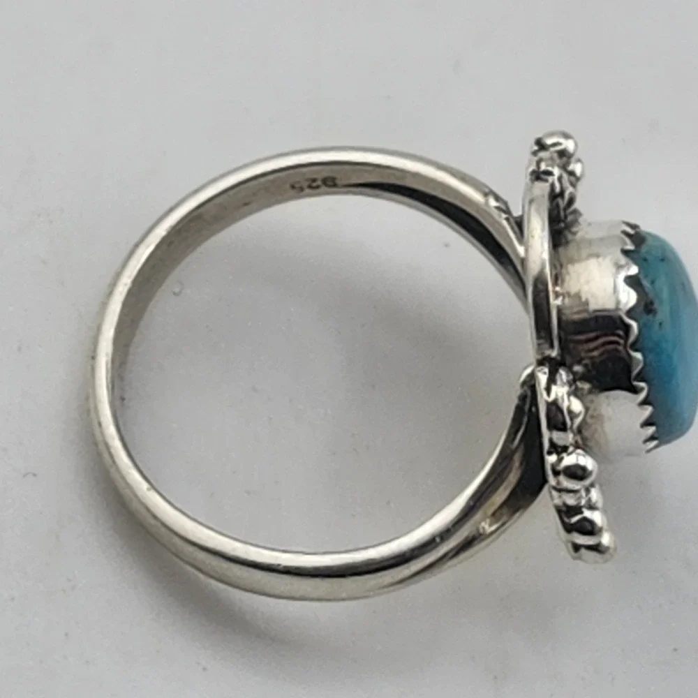 N/A beautiful ring