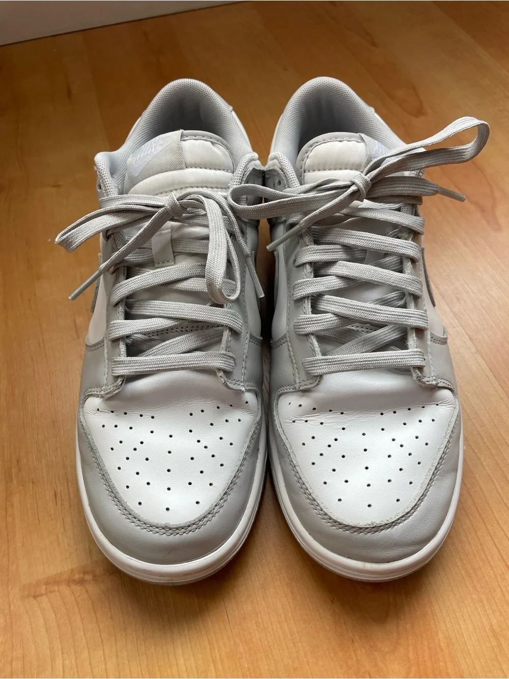 Nike Low-Top Sneakers in White and Light Gray