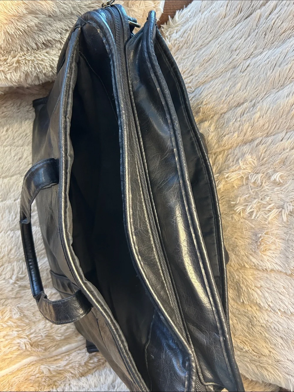 Monarch Luggage Co classic black