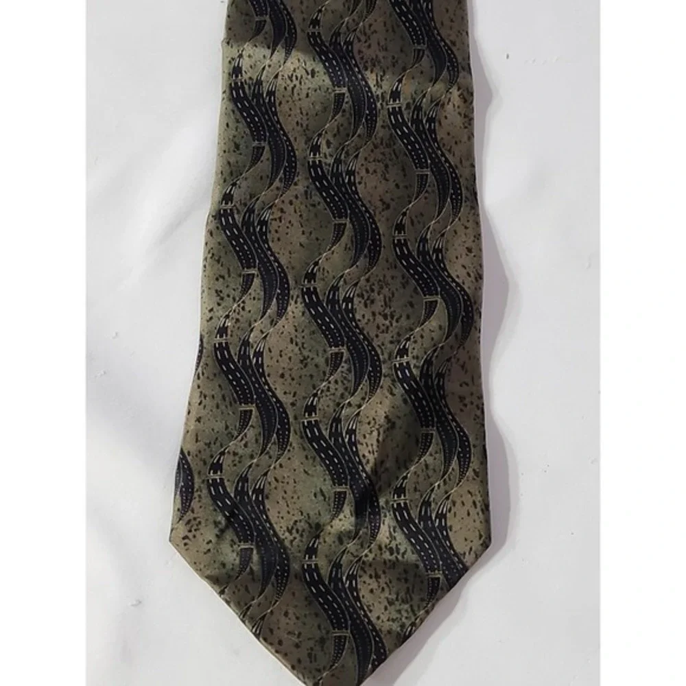 Bugatti tie luxurious