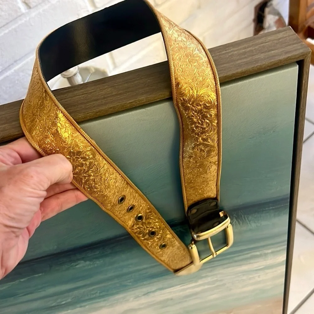 VTG Another Line, USA, Shiny Metallic Embossed Gold Belt, Stunning, size Med