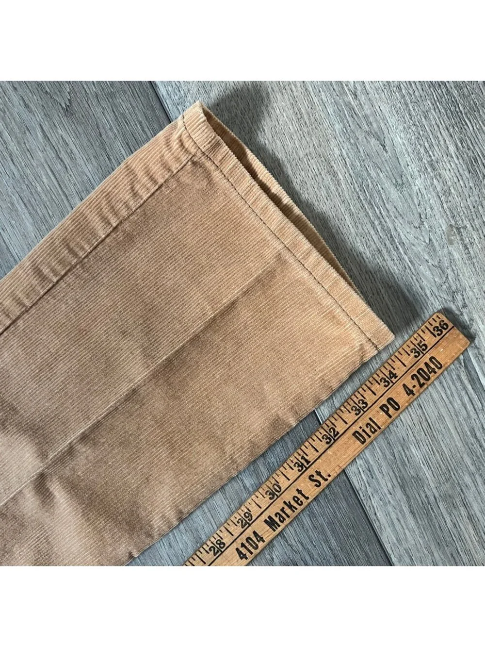 Vintage Levi's 519 Men's 30x36 Corduroy Pants Beige Tan Straight Leg USA