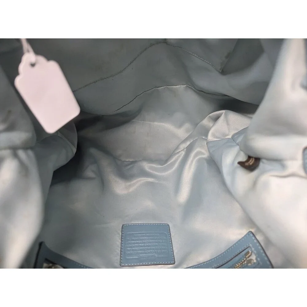 Coach zipper closures