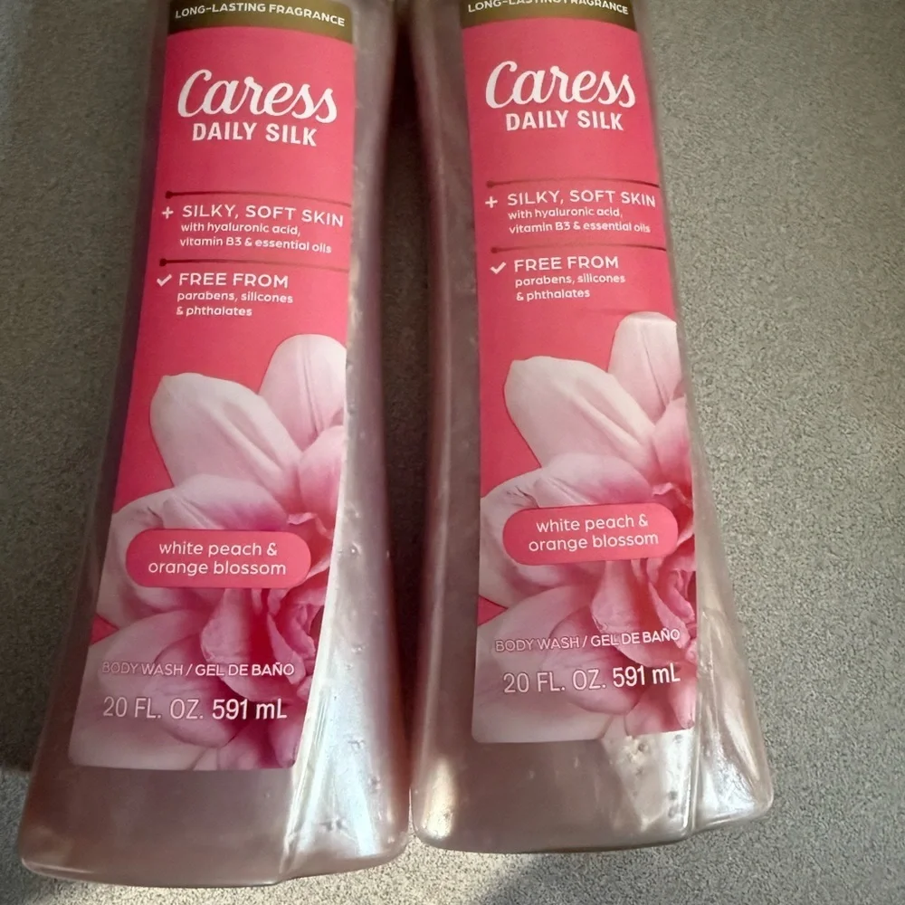 Caress Daily Silk Body Wash - Pink & White