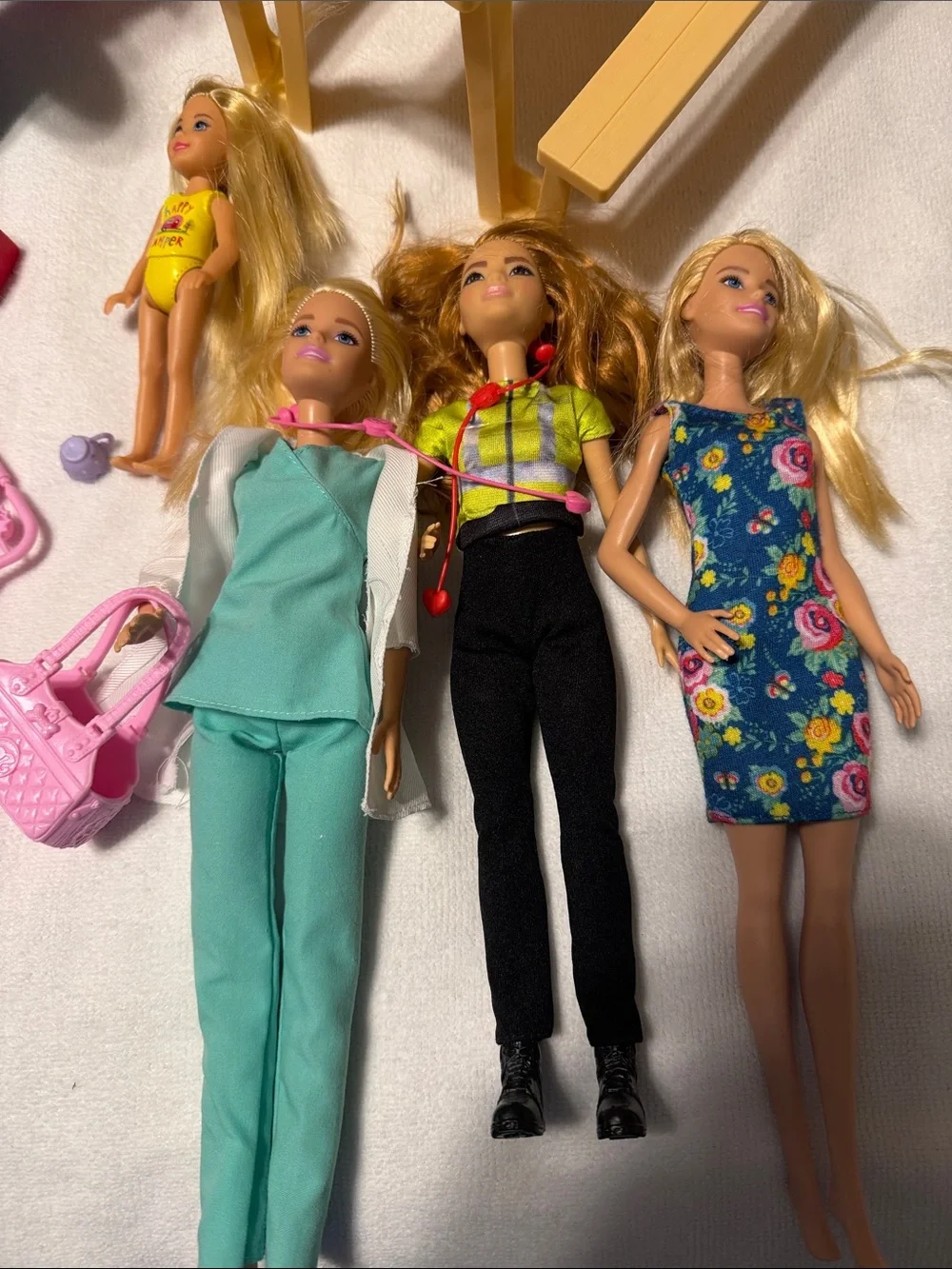 Barbie-HUGE LOT