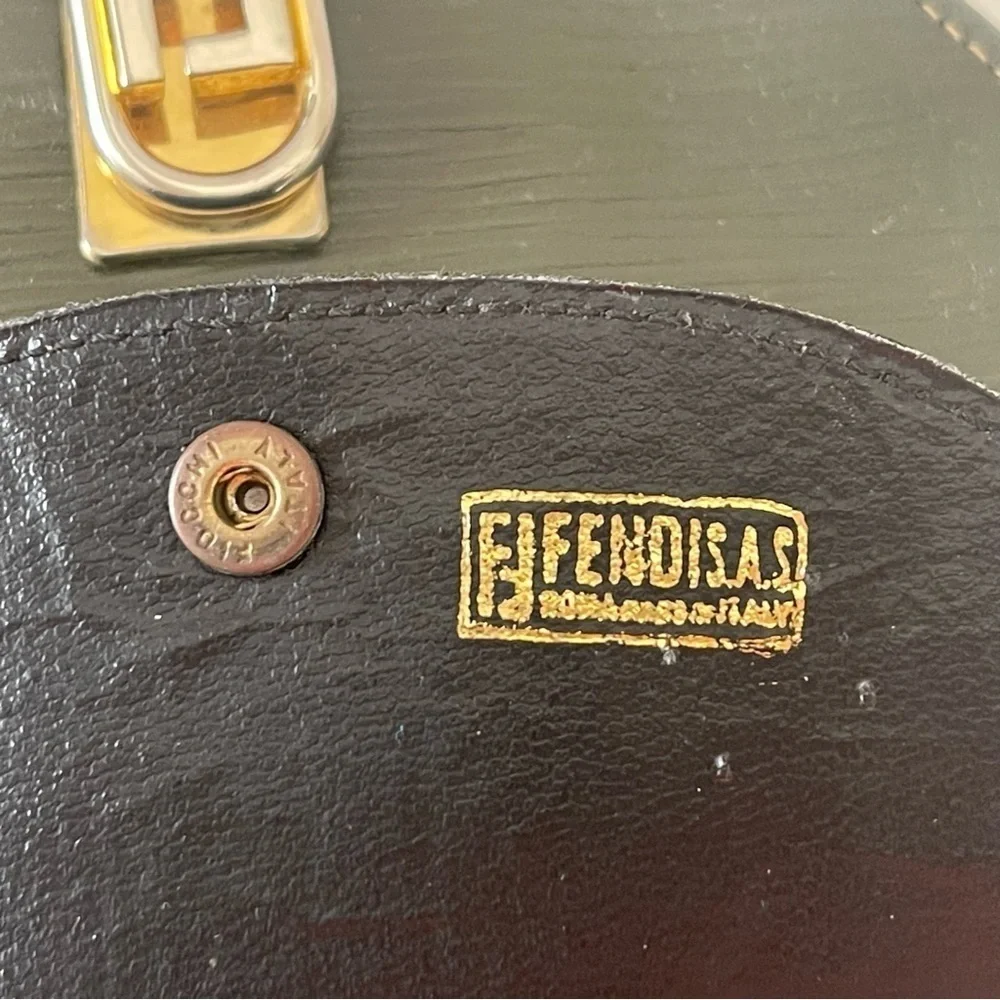 Fendi signs gold color