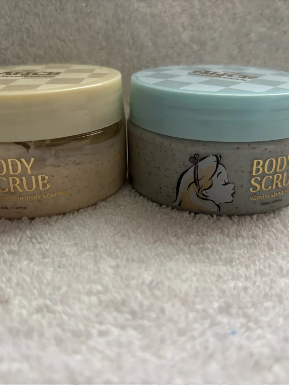2 new sealed Alice in wonderland body scrubs