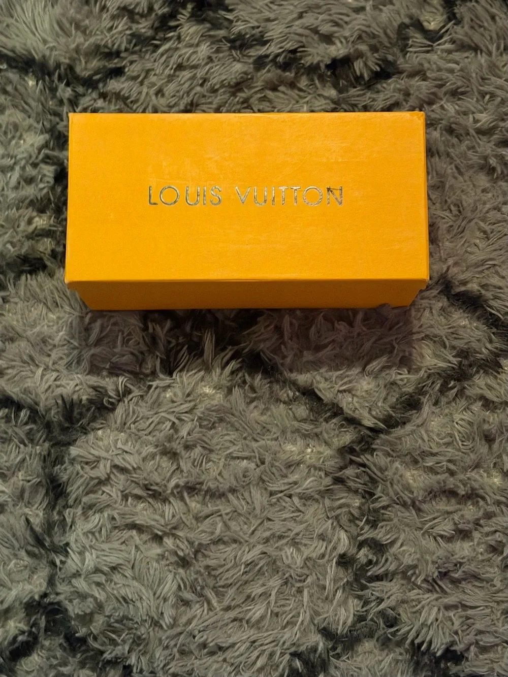 Louis Vuitton classic lv