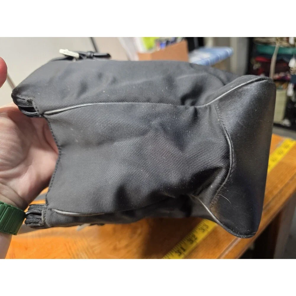 Coach zipper closures