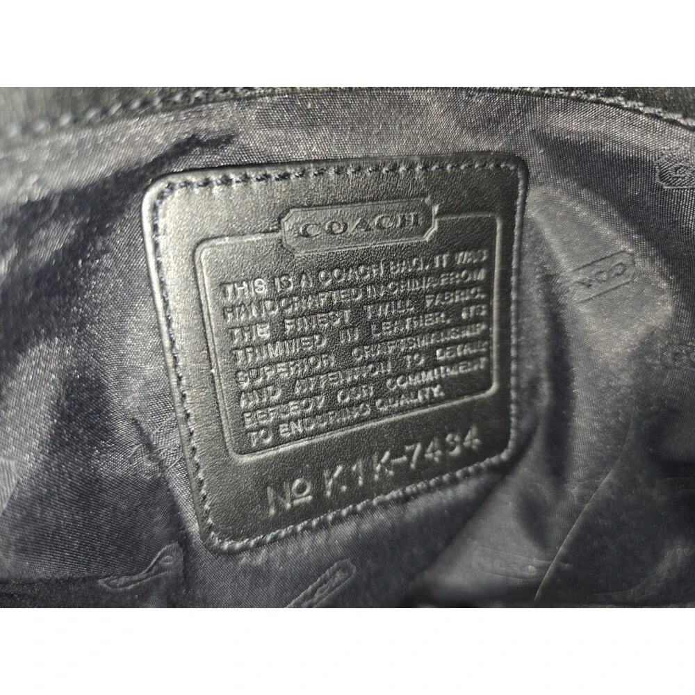Coach zipper closures