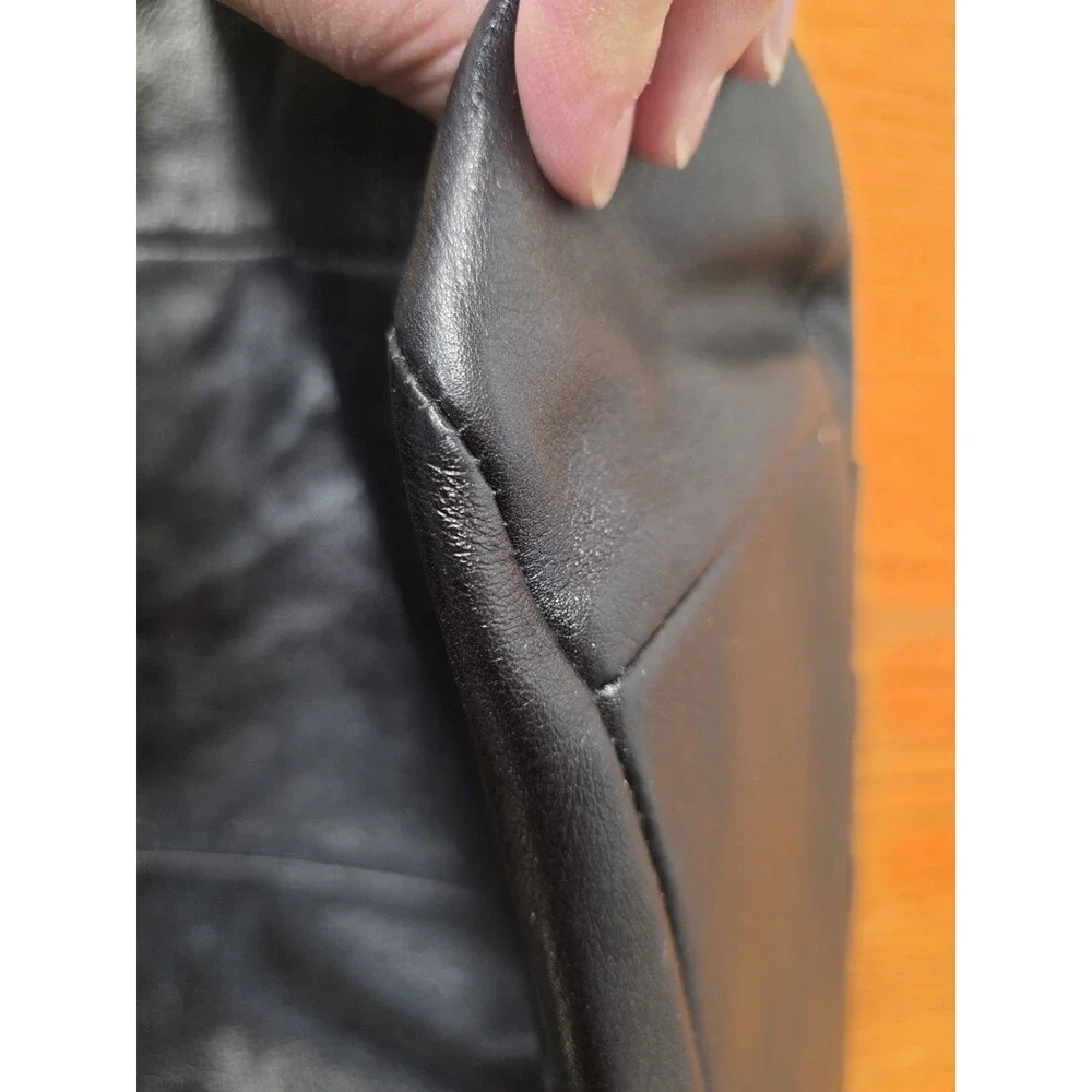 Coach zipper closures