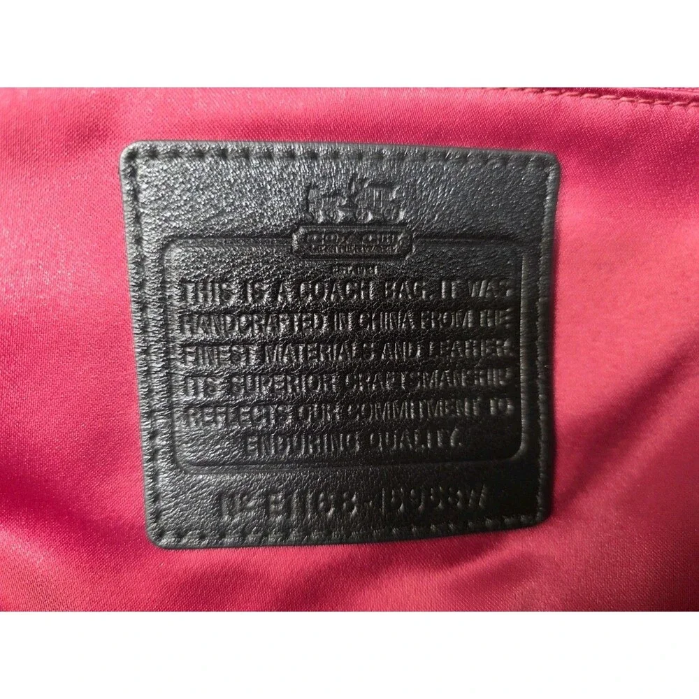 Coach zipper closures