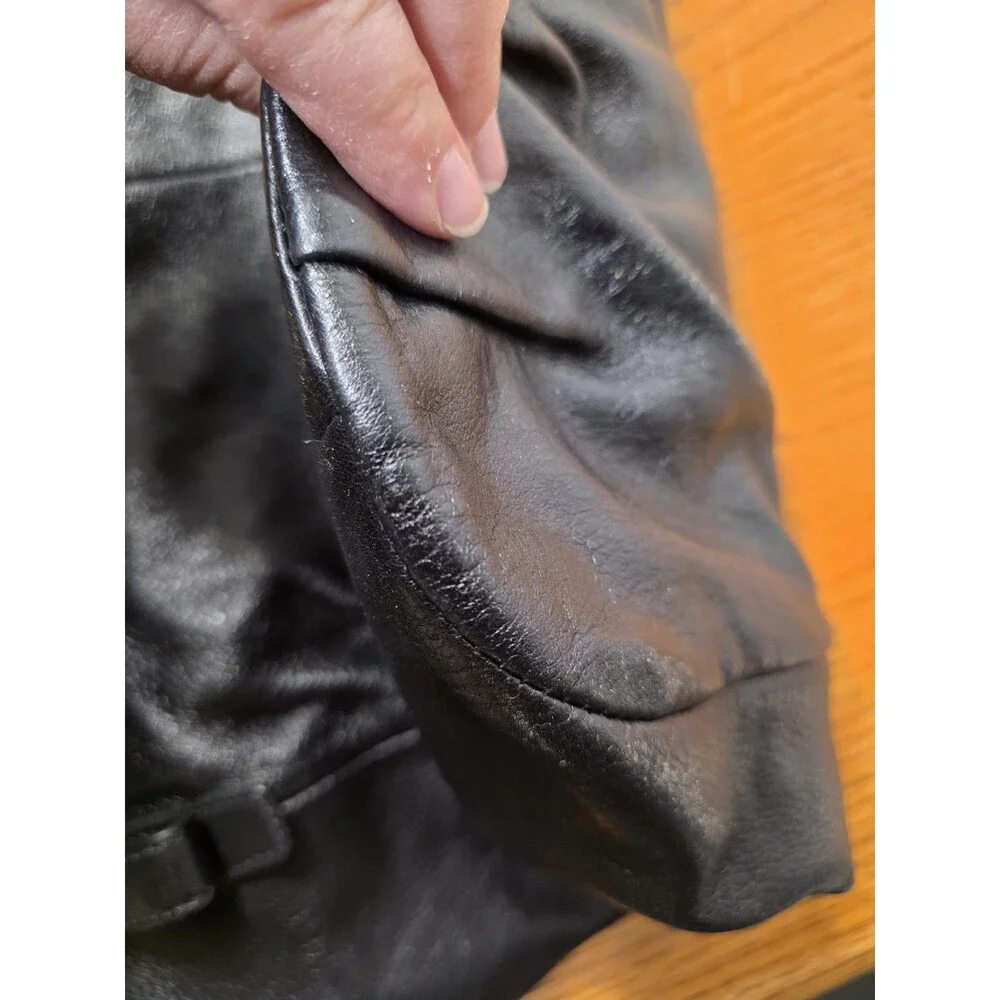 Coach zipper closures
