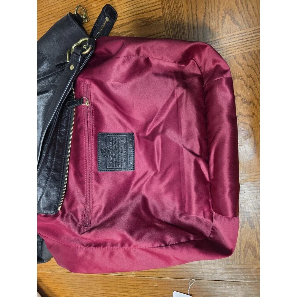 Coach zipper closures