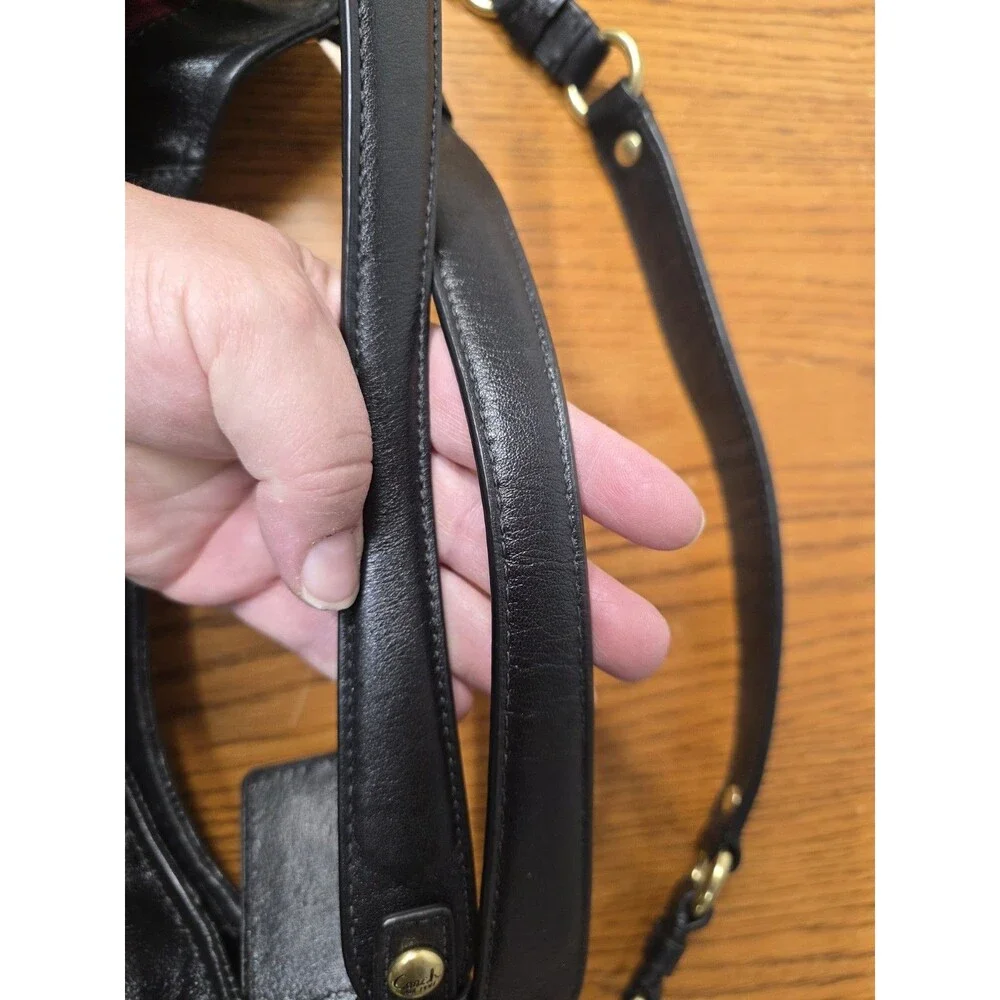 Coach zipper closures