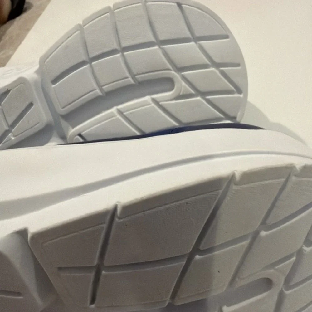 OOFOS pop comfortable shoe