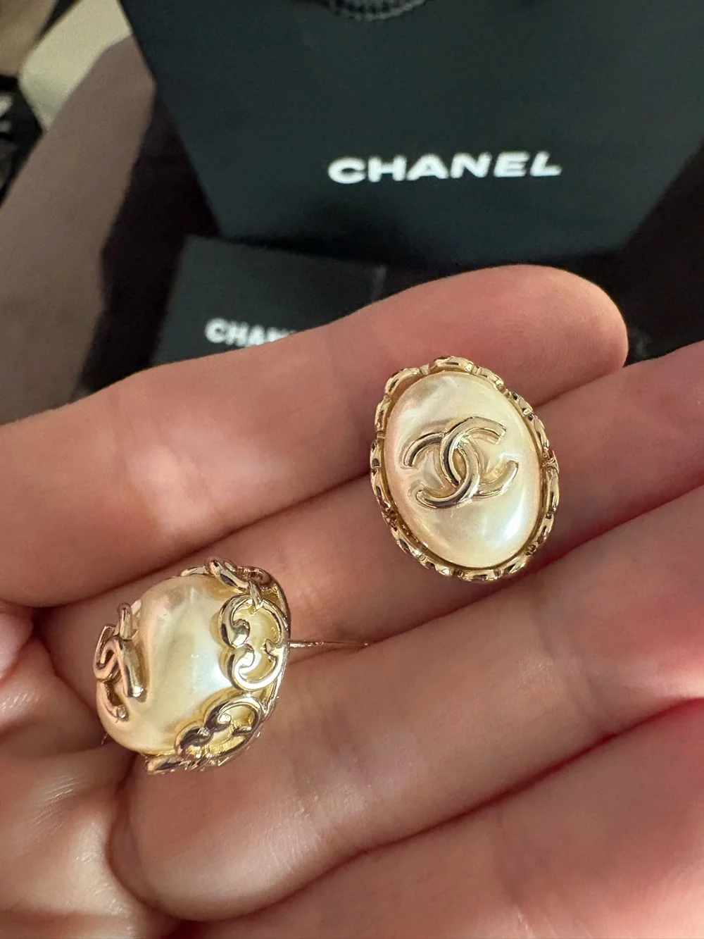 CHANEL authentic classic
