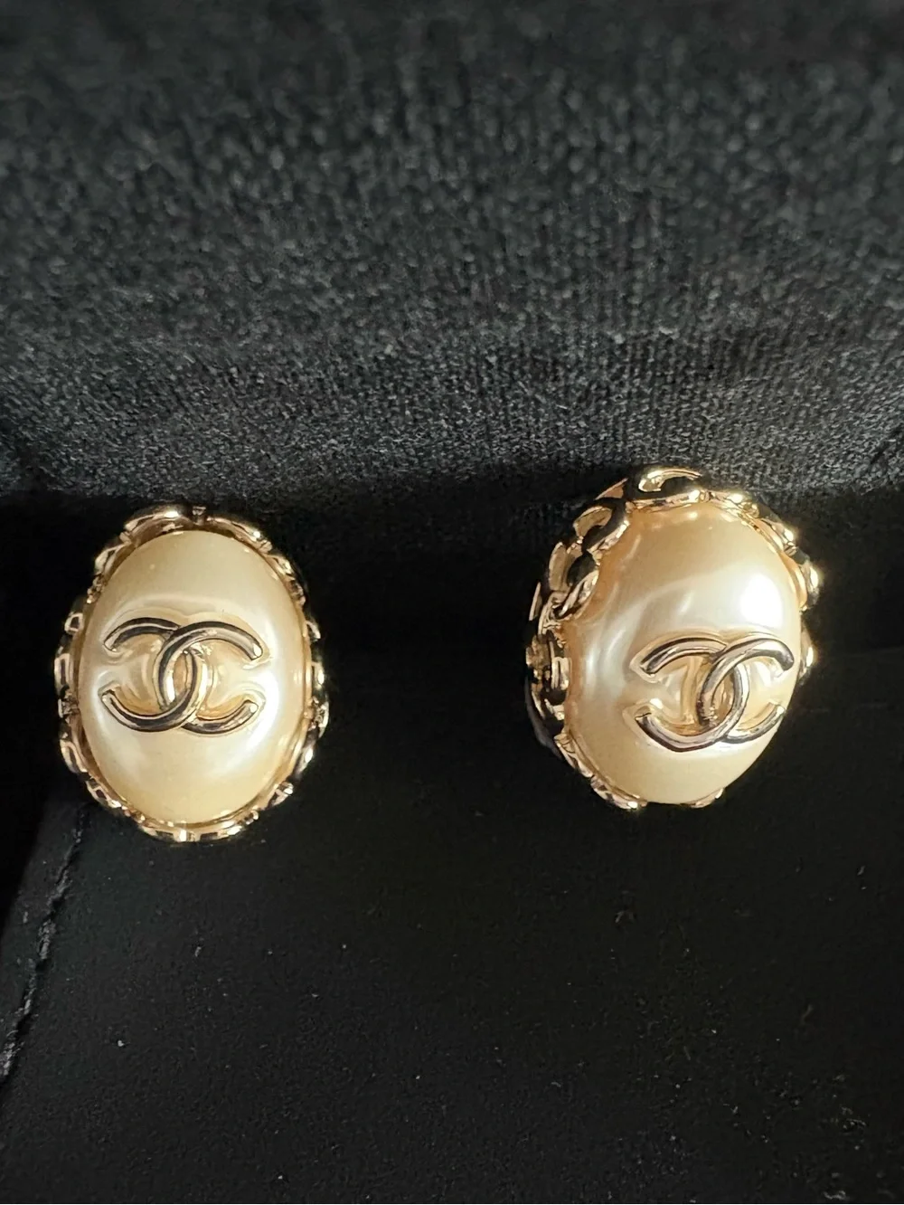 CHANEL authentic classic