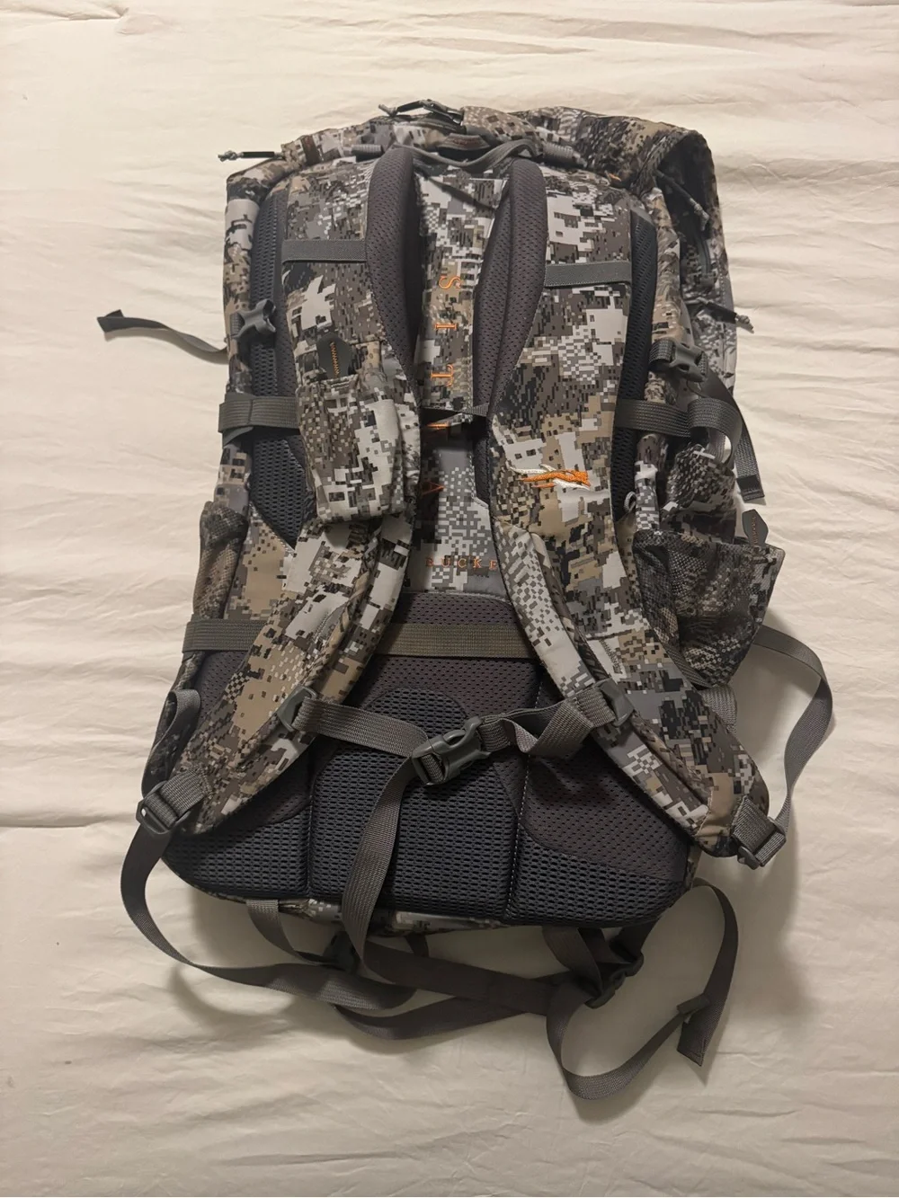 Digital Camo Men’s Backpack — Gray Camo Daypack