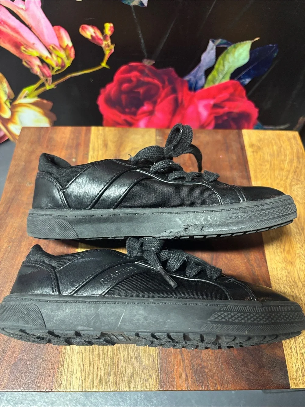 Kenneth Cole Reaction sole school