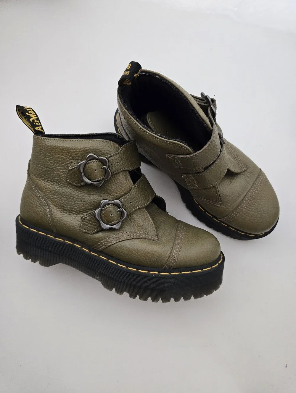 Dr. Martens Devon Flower Buckle Platform Boots Khaki Green US 10