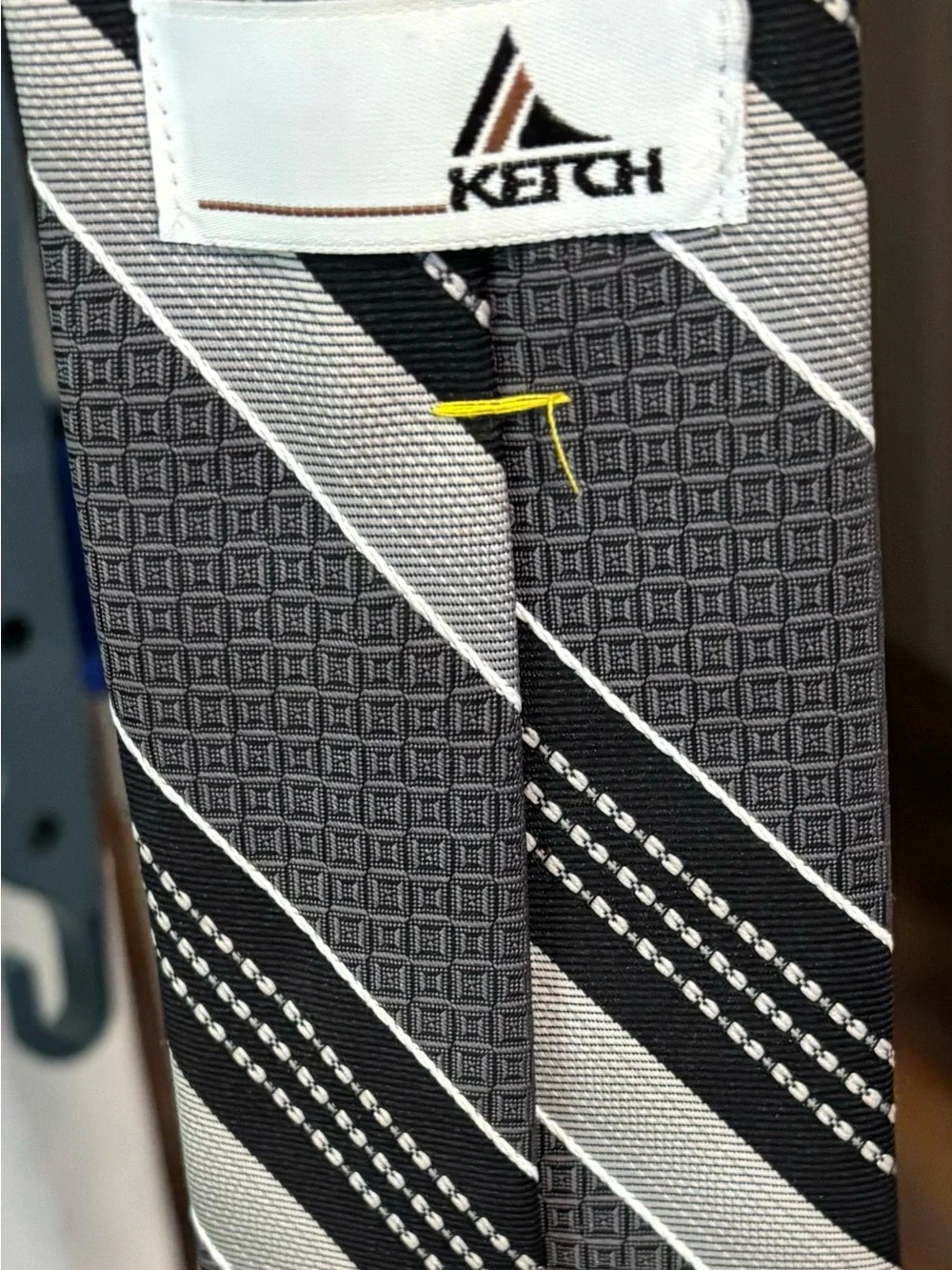 Ketch sophisticated black