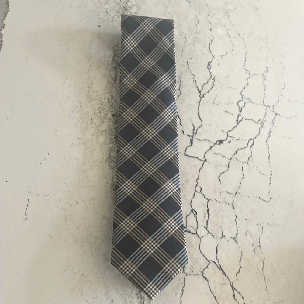 Roundtree and Yorke Silk Tie  Tartan Tie Black-Gold-White