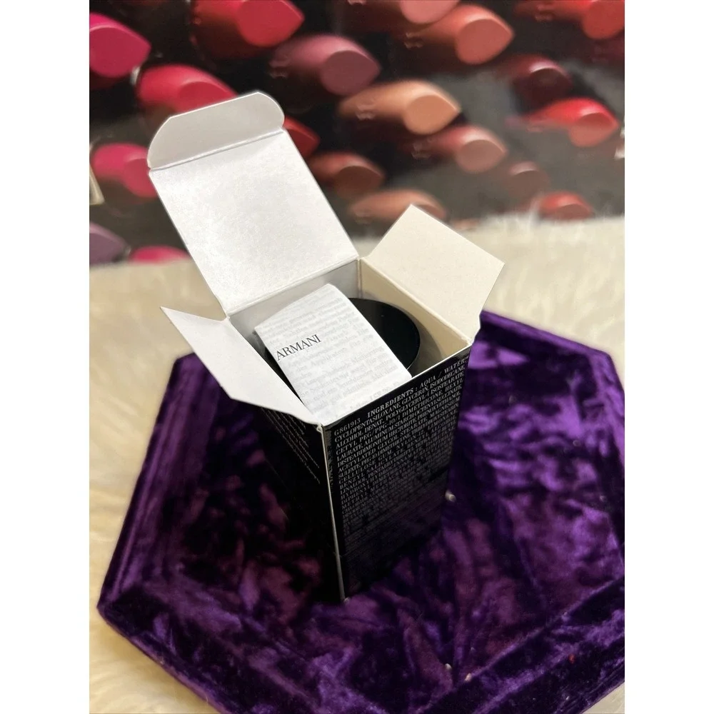 Giorgio Armani foundation shade silk