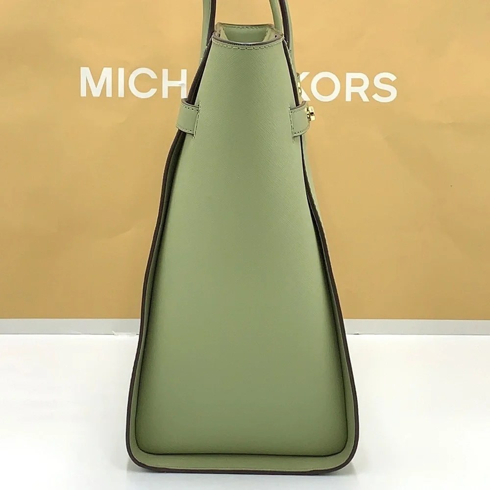 Michael Kors handle drop tone
