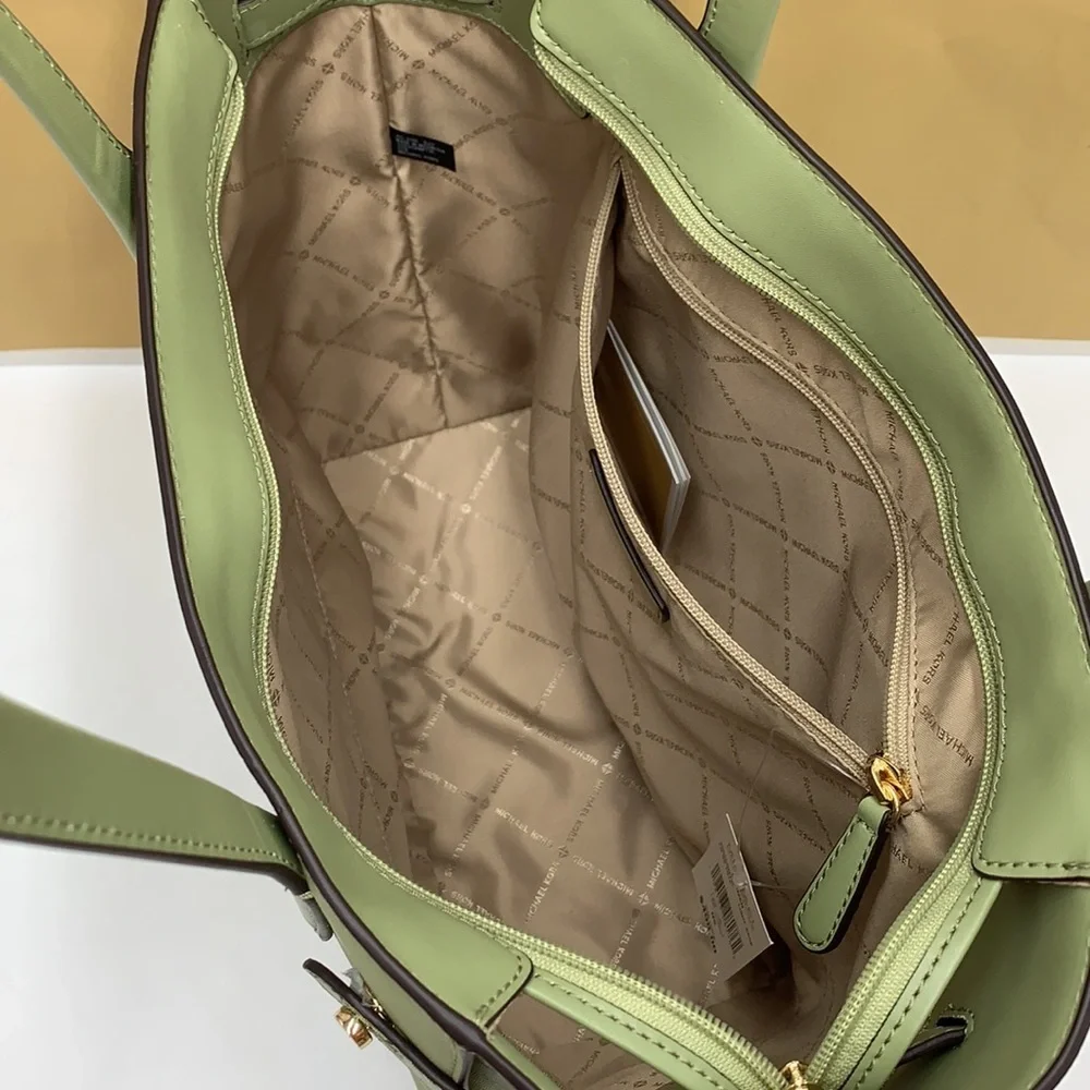 Michael Kors dimensions tote