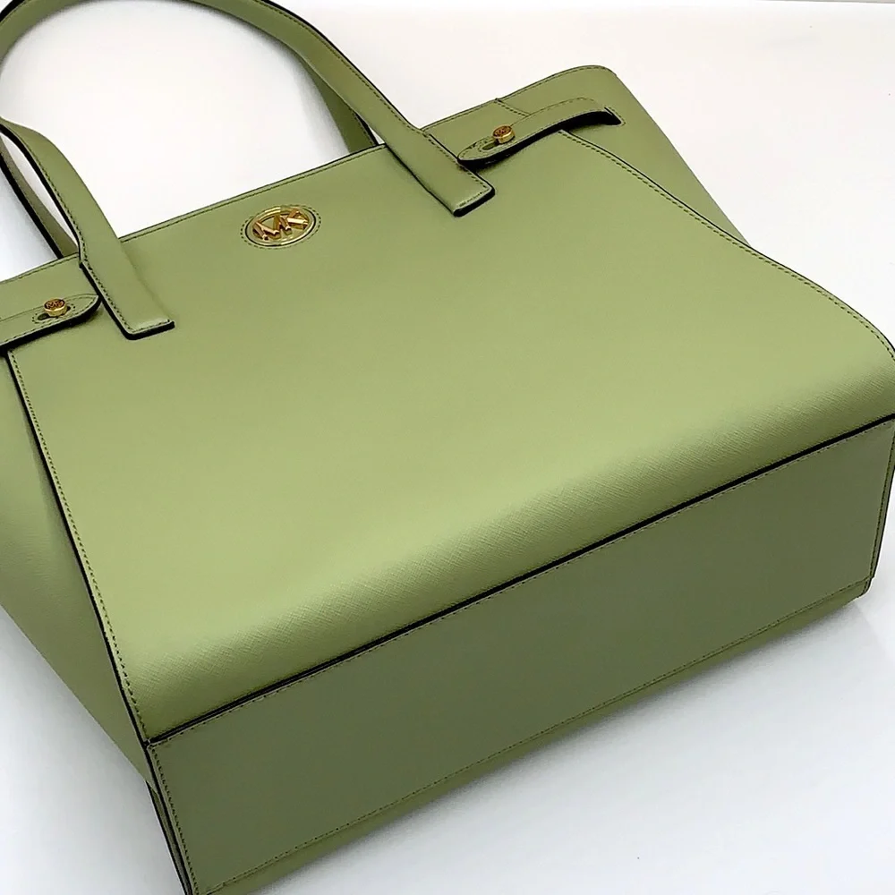 Michael Kors hardware saffiano