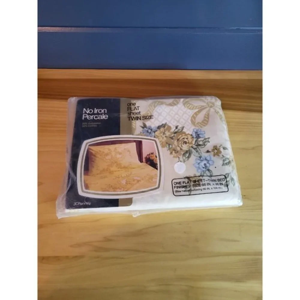 New‎ in Package Vintage 70s Floral Sheets